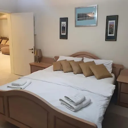 Charming 2-bedroom 2 Bath - * Sliema