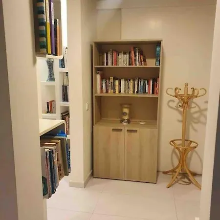 Charming 2-bedroom 2 Bath - Lägenhet *