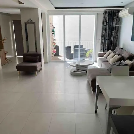 Charming 2-bedroom 2 Bath - Sliema